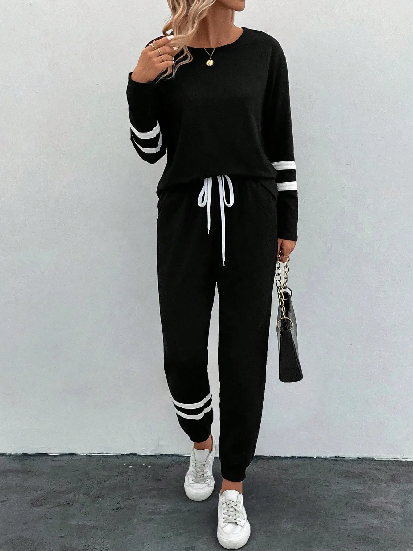 sz2309117313523572_00