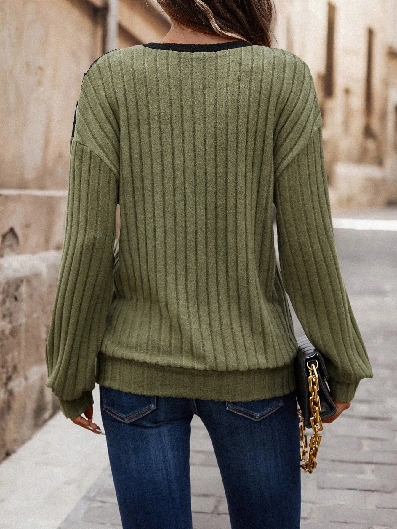 sz2406116224684072_01