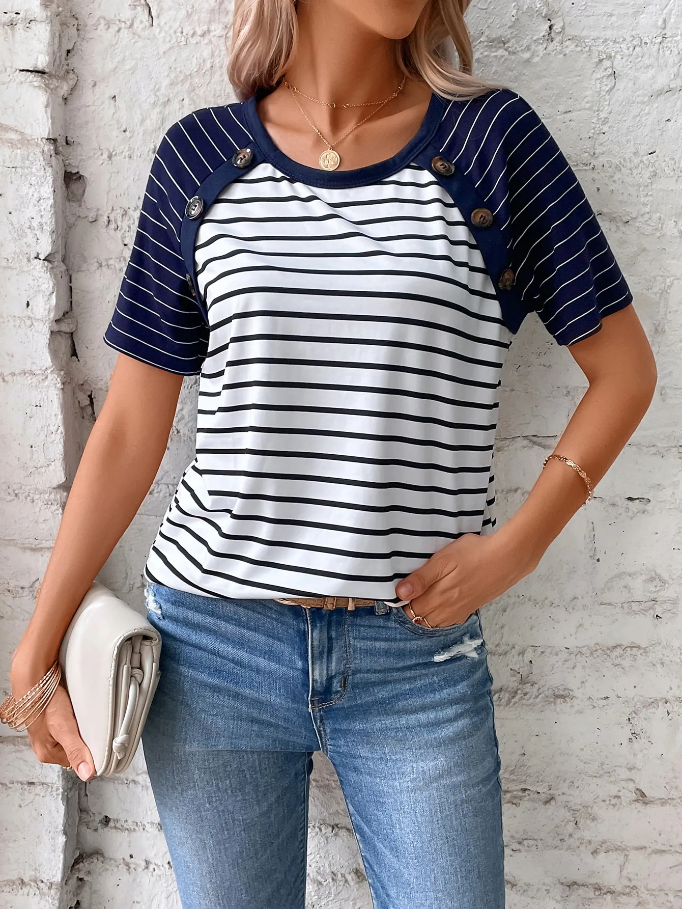 sw2211184673726722_01