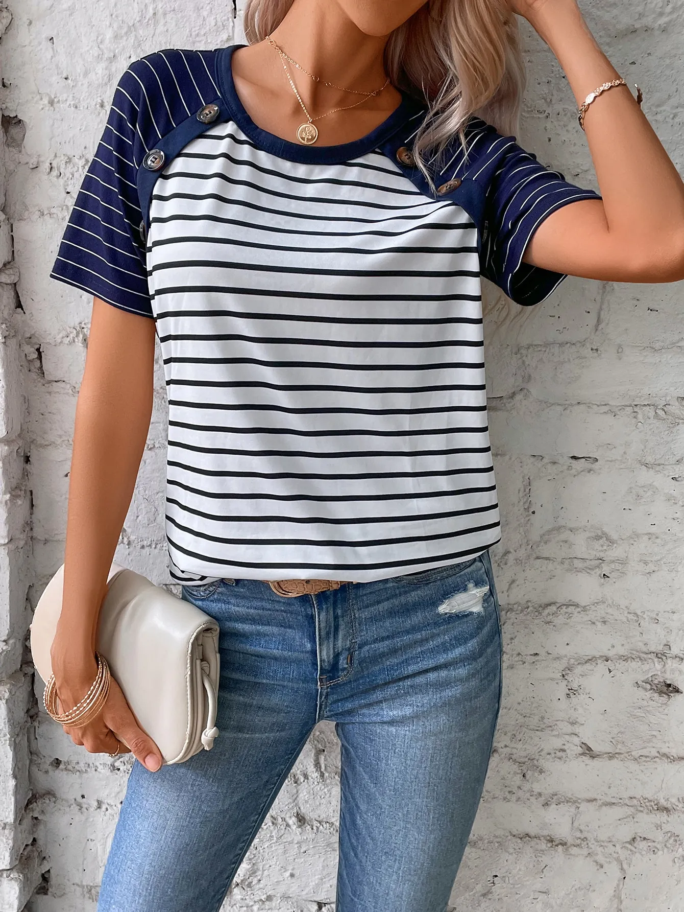 sw2211184673726722_03